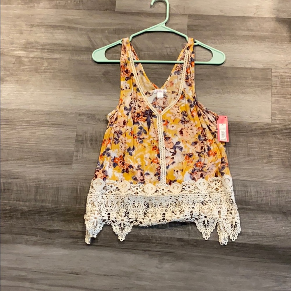 Floral tank top with lace detail